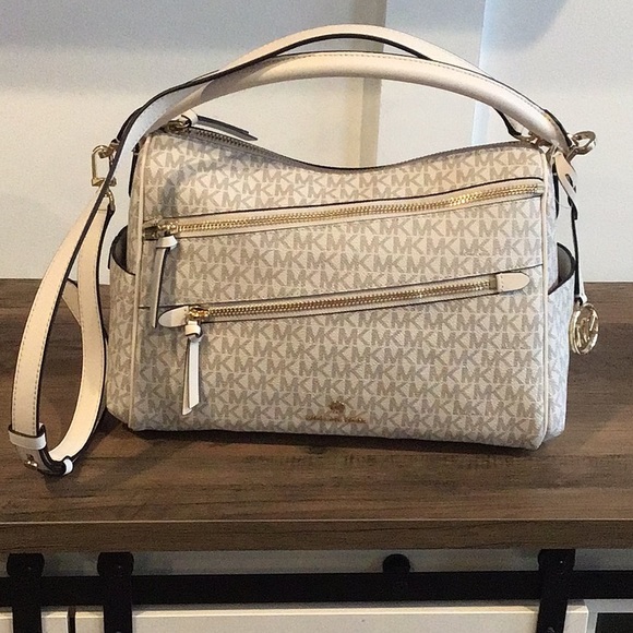 NWT Michael Kors Lorimer satchel vanilla/ cream size large - Picture 1 of 7